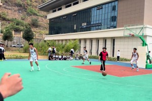 u40 vs u10 ！u40现在最大的优势...